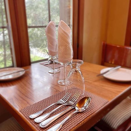 Auberge Alpine Inn Sainte-Adèle Zewnętrze zdjęcie
