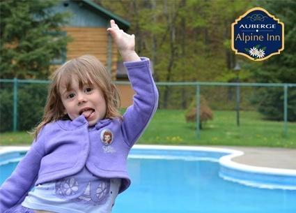 Auberge Alpine Inn Sainte-Adèle Zewnętrze zdjęcie