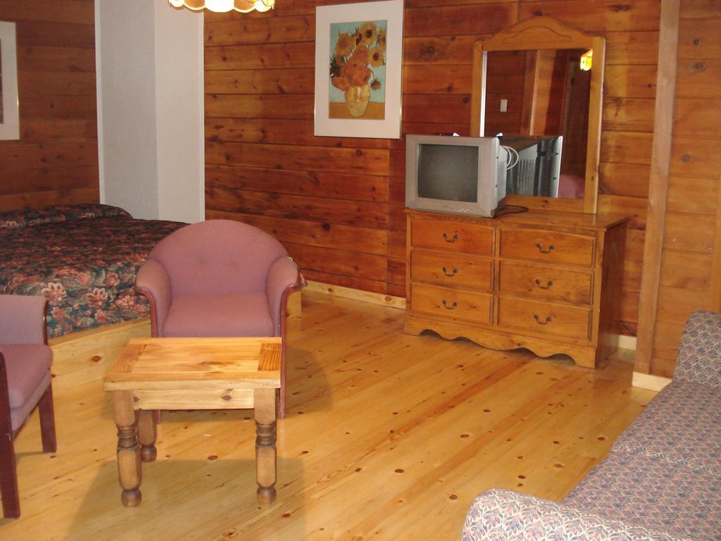 Auberge Alpine Inn Sainte-Adèle Pokój zdjęcie