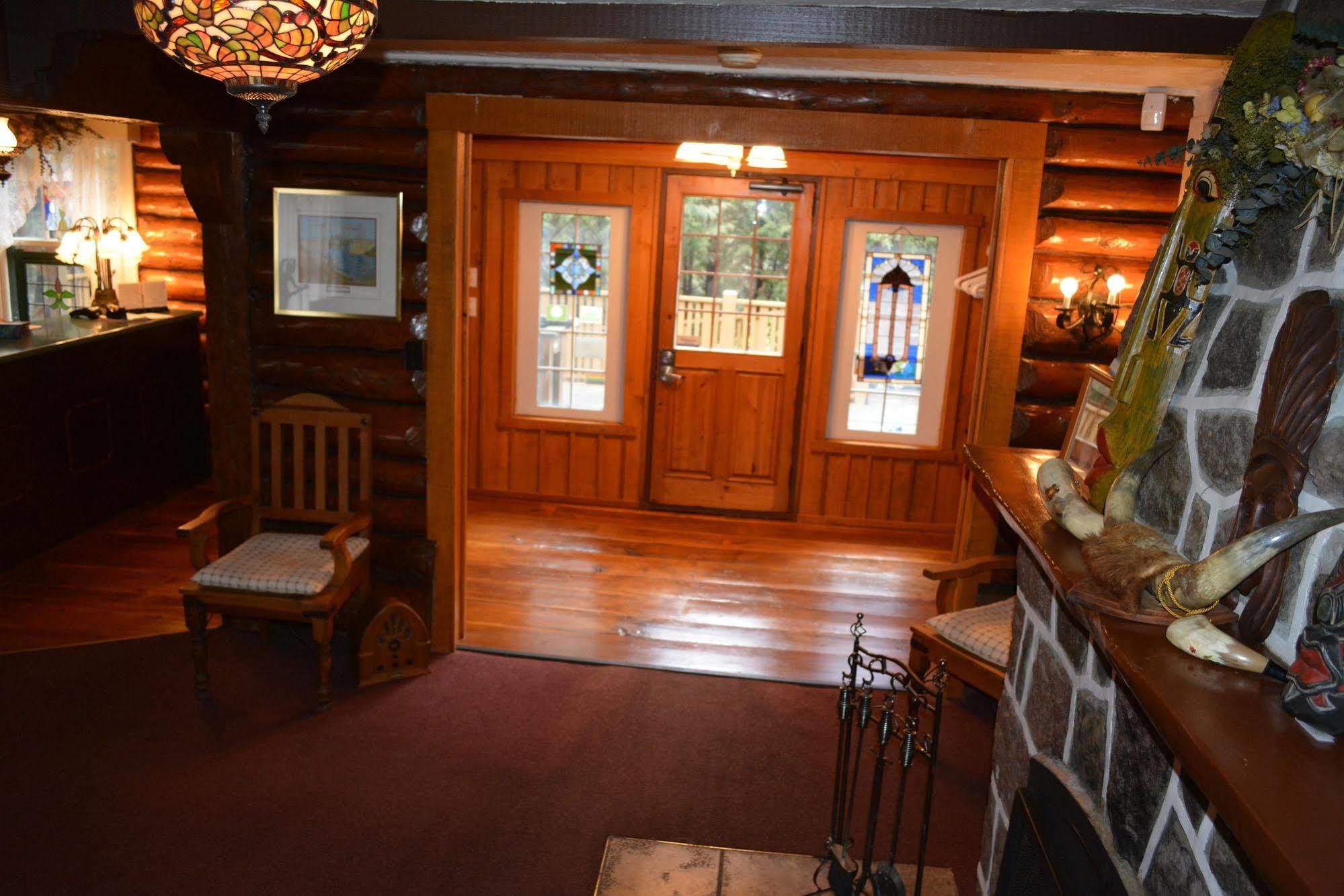 Auberge Alpine Inn Sainte-Adèle Zewnętrze zdjęcie