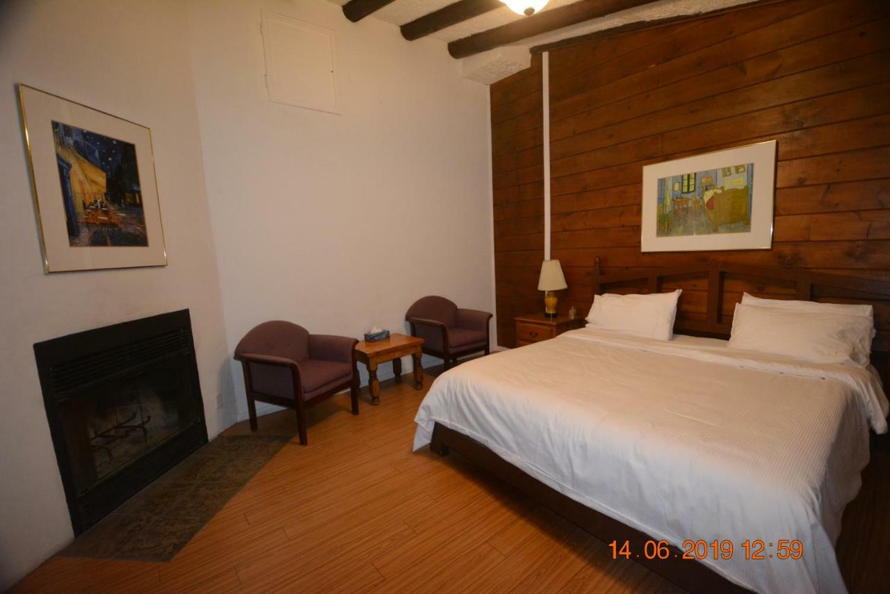 Auberge Alpine Inn Sainte-Adèle Zewnętrze zdjęcie