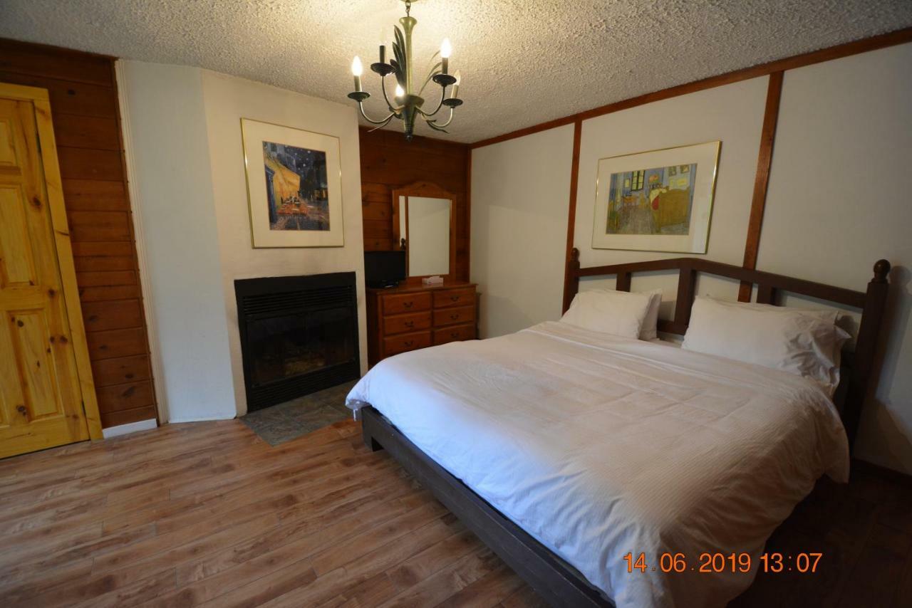 Auberge Alpine Inn Sainte-Adèle Zewnętrze zdjęcie
