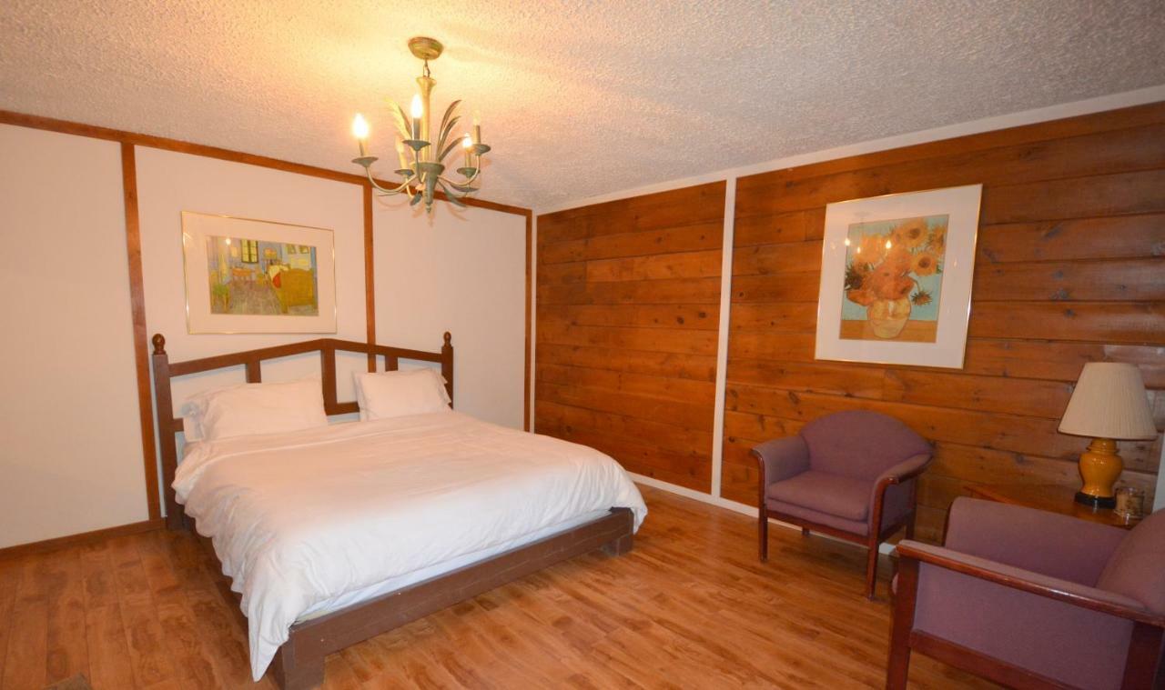 Auberge Alpine Inn Sainte-Adèle Zewnętrze zdjęcie